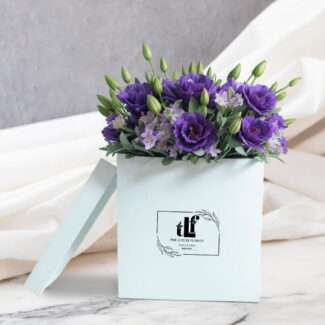 alstroemeria and gypso bouquet box